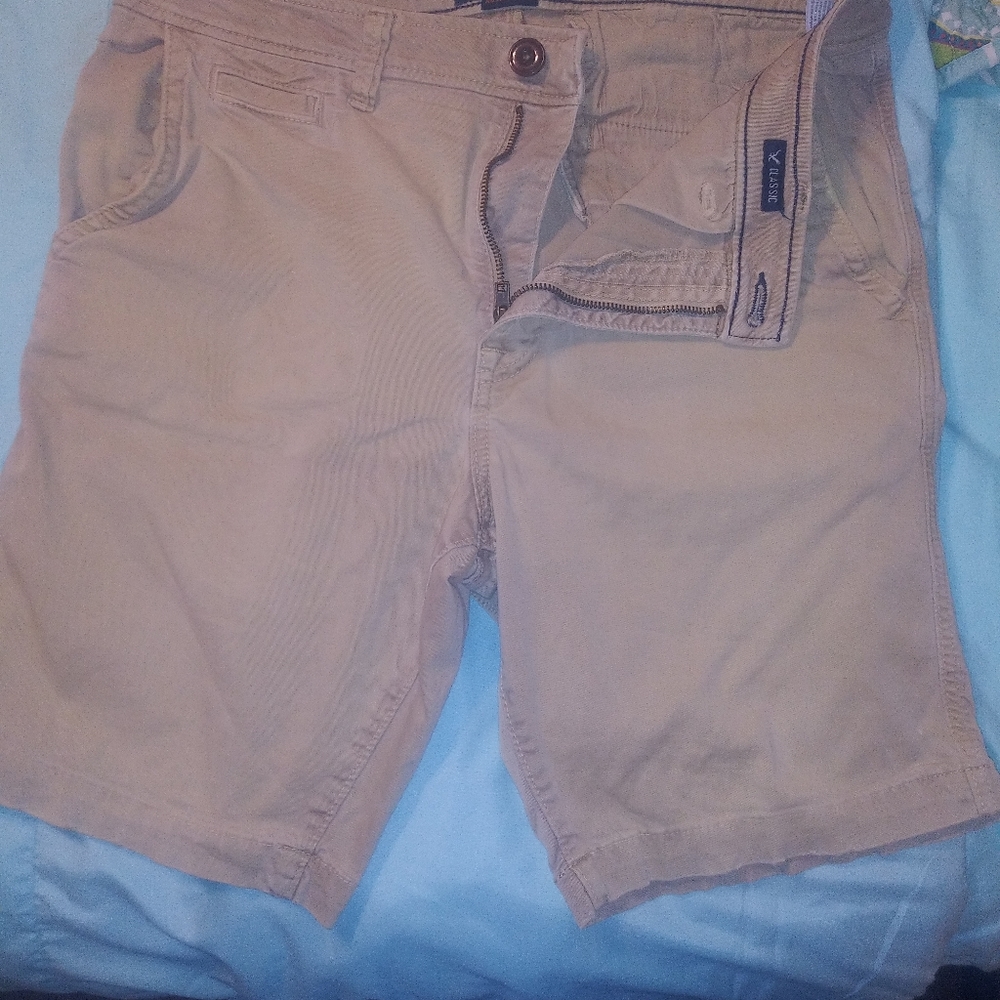 American Eagle khaki shorts - Picture 2 of 6